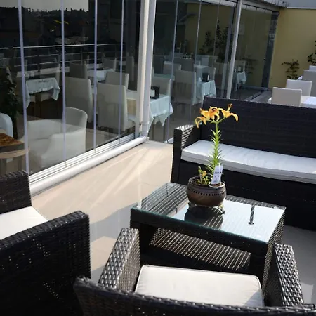 Отель Khalkedon 2*